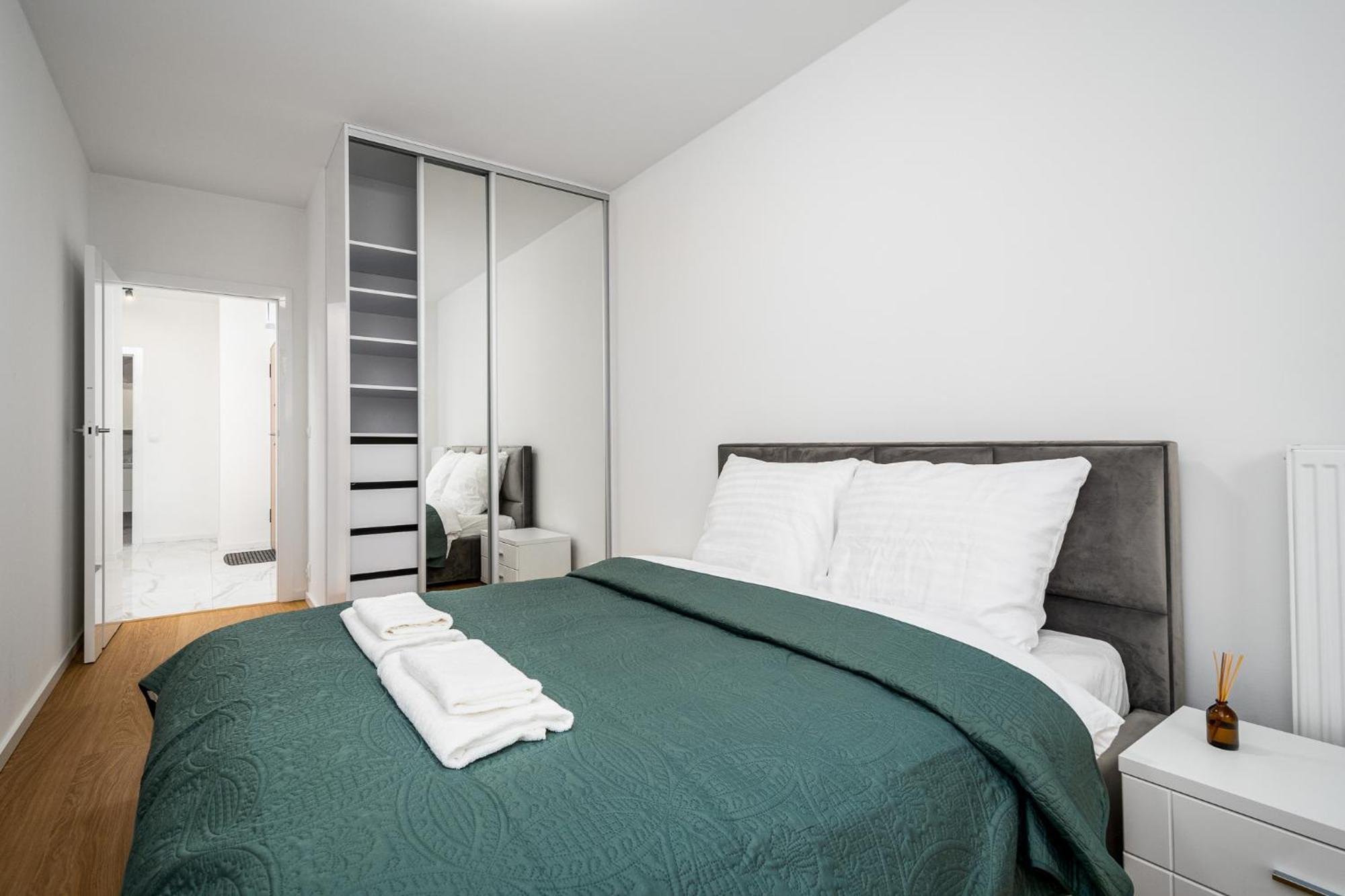 D&K Apart 1 Sierpnia 32A Apartment Варшава Екстериор снимка