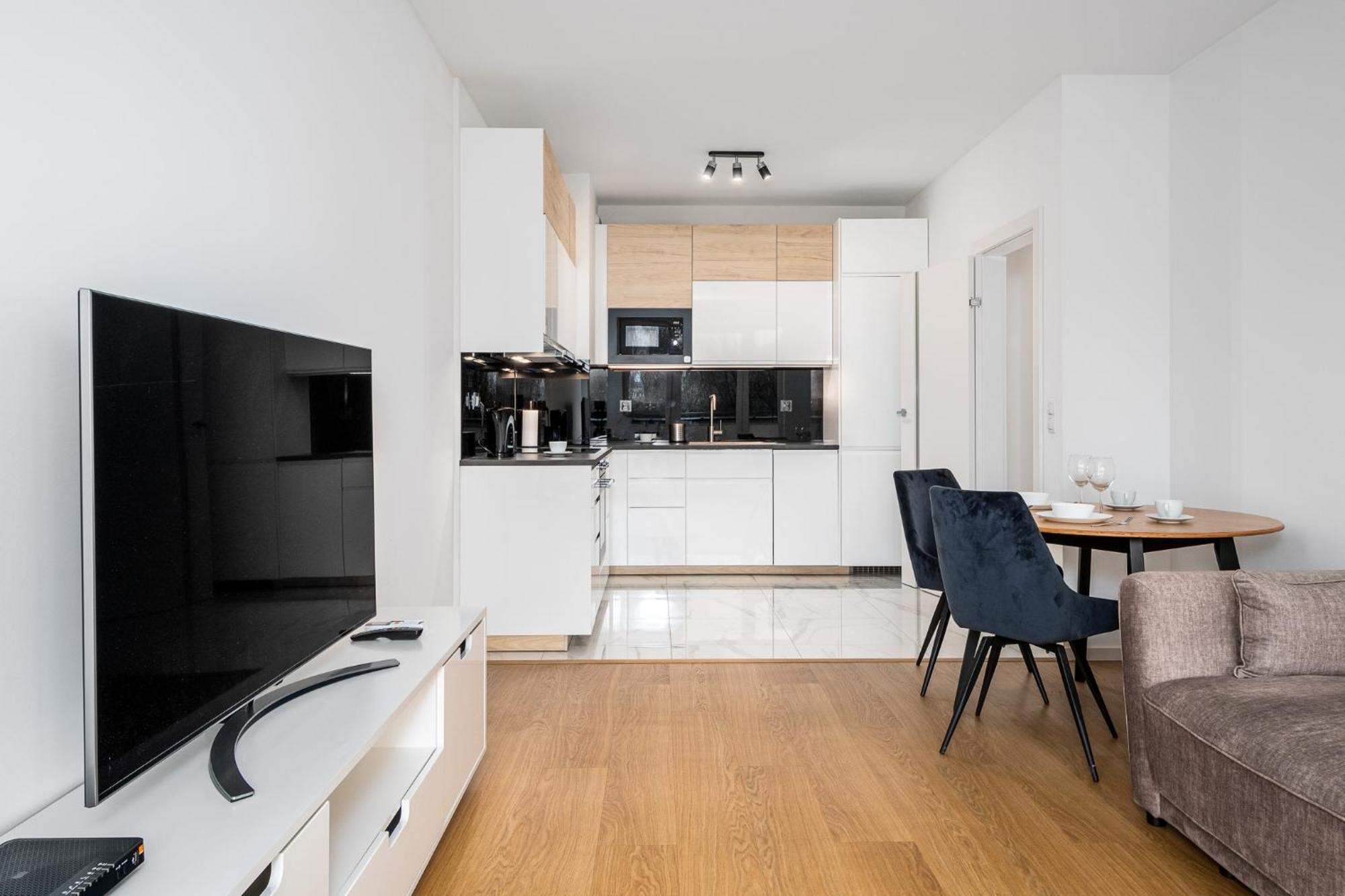 D&K Apart 1 Sierpnia 32A Apartment Варшава Екстериор снимка